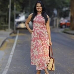 ANNI DESIGNER Women's Rayon Viscose Straight Printed Kurta with Pant