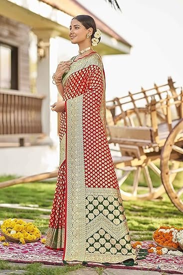 MANOHARI Most Trendy Jacquard Work Woven Saree with Unstitch Blouse Piece - Image 4
